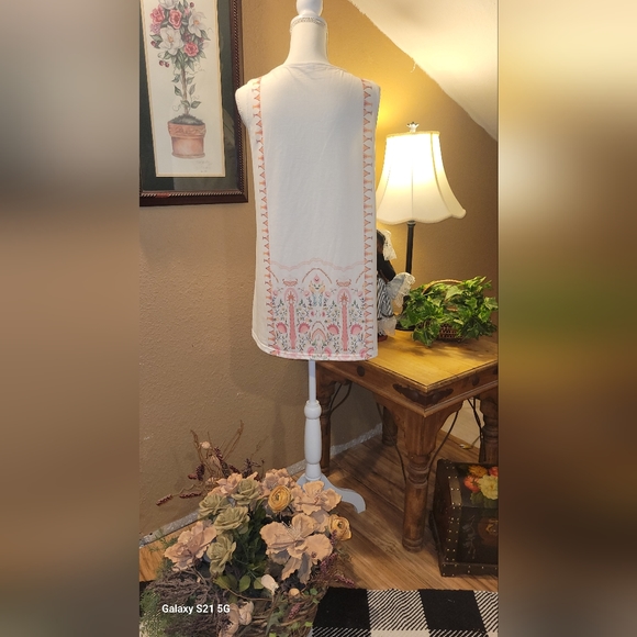 Womens Sleeveless Top - Picture 3 of 5